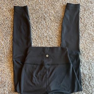 Black Lululemon leggings🍋